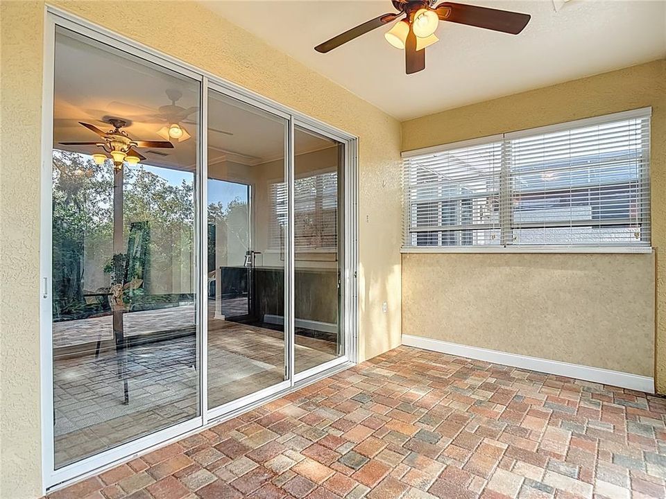 En Venta: $369,000 (3 camas, 2 baños, 1964 Pies cuadrados)