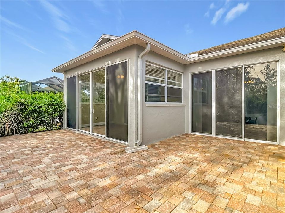 En Venta: $369,000 (3 camas, 2 baños, 1964 Pies cuadrados)