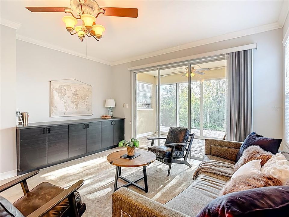 En Venta: $369,000 (3 camas, 2 baños, 1964 Pies cuadrados)