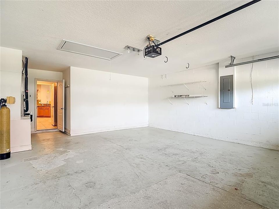 En Venta: $369,000 (3 camas, 2 baños, 1964 Pies cuadrados)