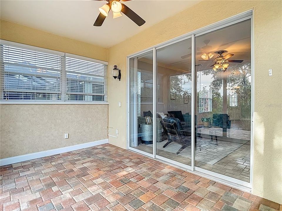 En Venta: $369,000 (3 camas, 2 baños, 1964 Pies cuadrados)