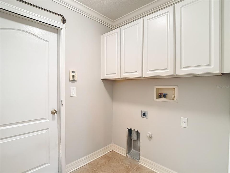 En Venta: $369,000 (3 camas, 2 baños, 1964 Pies cuadrados)