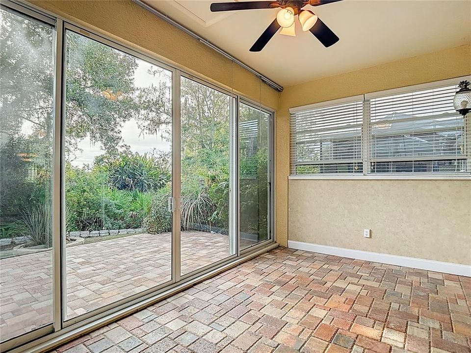 En Venta: $369,000 (3 camas, 2 baños, 1964 Pies cuadrados)