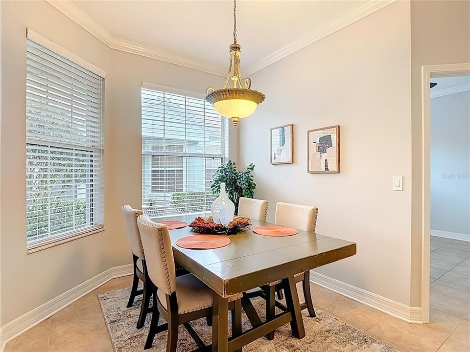 En Venta: $369,000 (3 camas, 2 baños, 1964 Pies cuadrados)