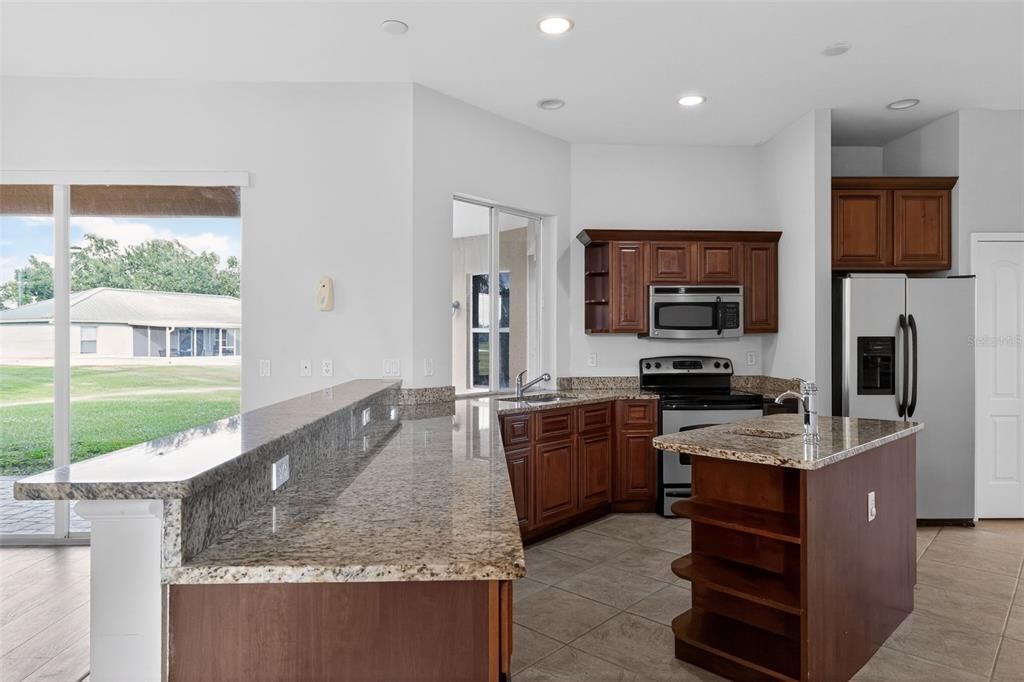 待售: $450,000 (4 贝兹, 3 浴室, 2124 平方英尺)