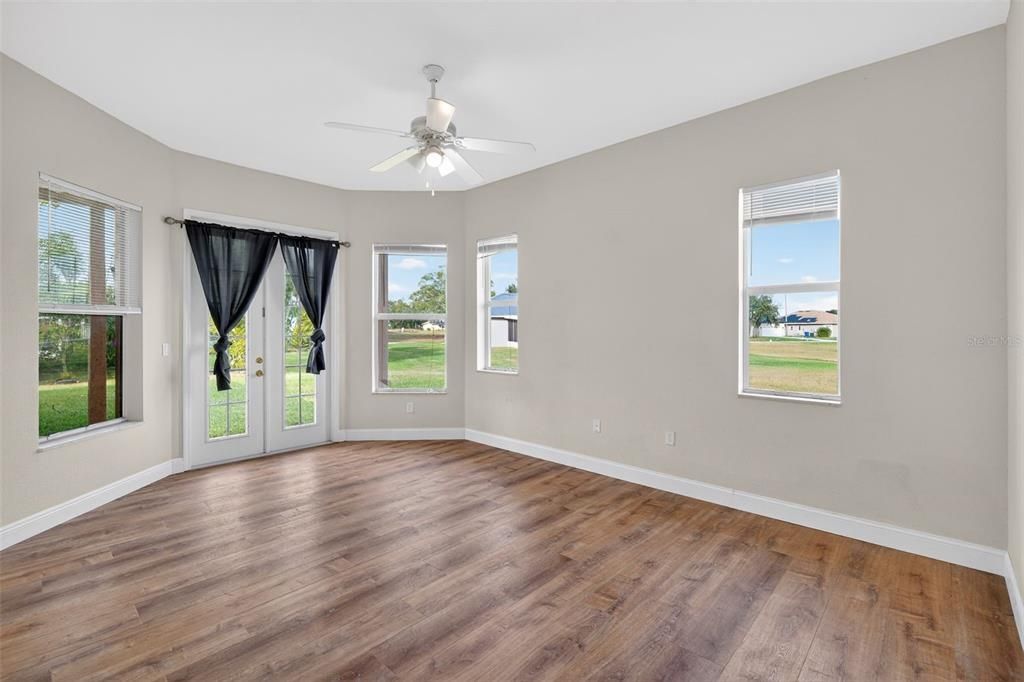 待售: $450,000 (4 贝兹, 3 浴室, 2124 平方英尺)