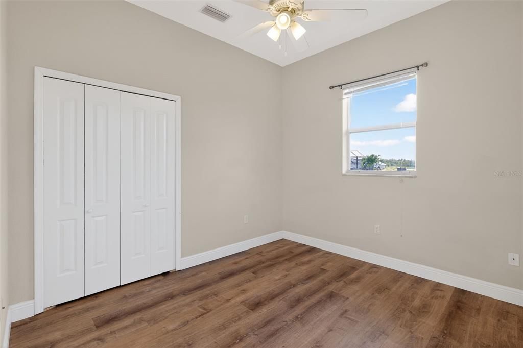 待售: $450,000 (4 贝兹, 3 浴室, 2124 平方英尺)