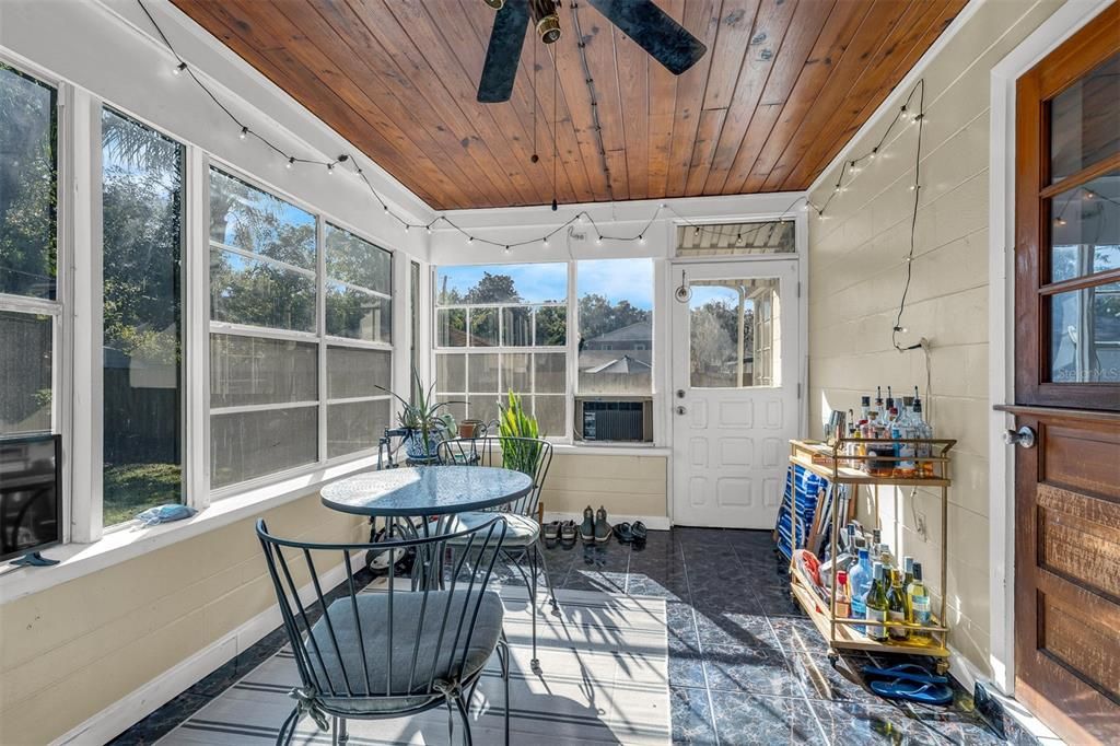 En Venta: $625,000 (3 camas, 2 baños, 1330 Pies cuadrados)