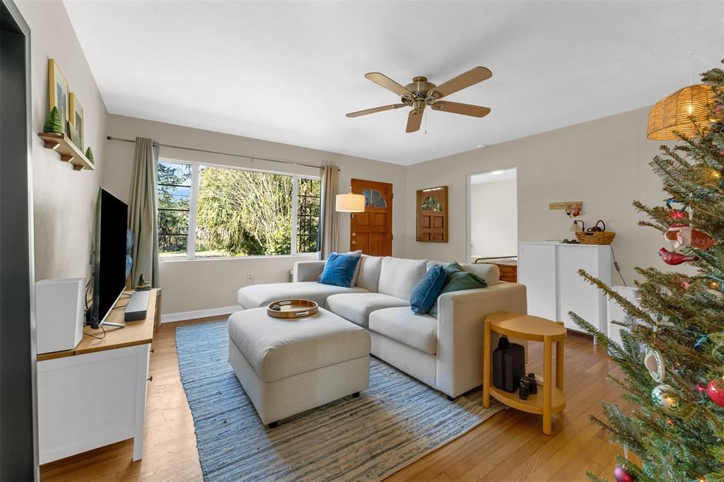 En Venta: $625,000 (3 camas, 2 baños, 1330 Pies cuadrados)