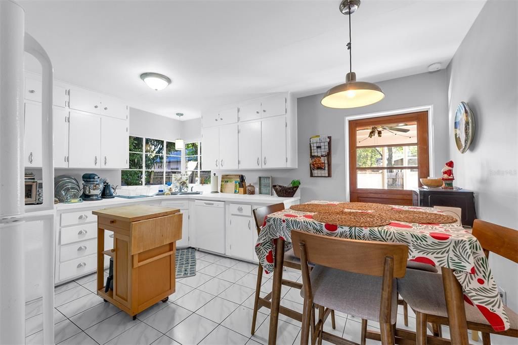 En Venta: $625,000 (3 camas, 2 baños, 1330 Pies cuadrados)