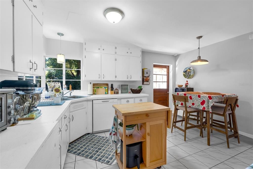 En Venta: $625,000 (3 camas, 2 baños, 1330 Pies cuadrados)