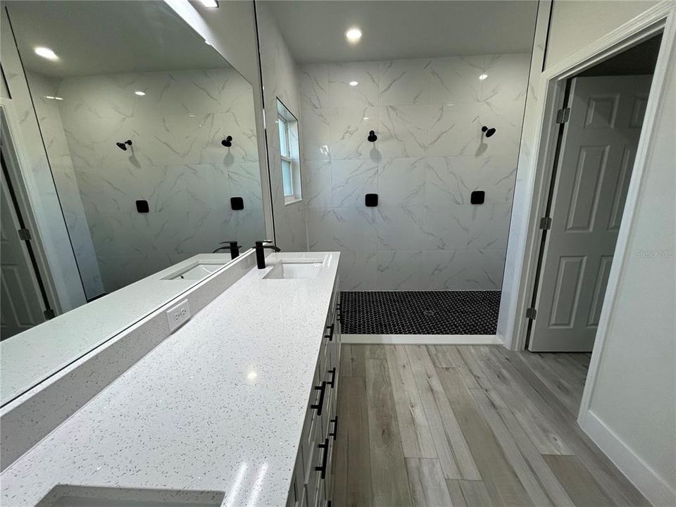 В аренду: $1,950 (3 спален, 2 ванн, 1529 Квадратных фут)