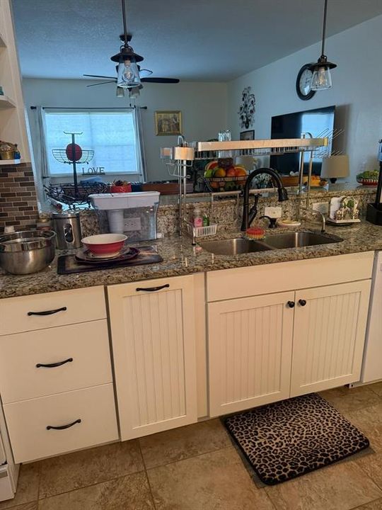 En Venta: $315,000 (3 camas, 2 baños, 1831 Pies cuadrados)