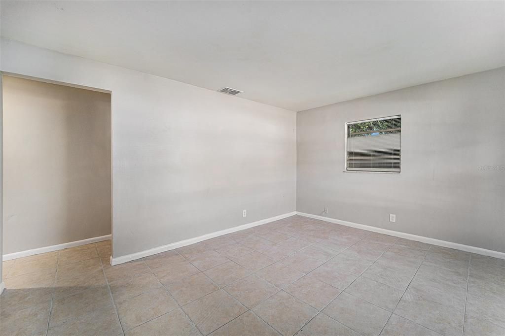 В аренду: $2,000 (3 спален, 1 ванн, 1100 Квадратных фут)