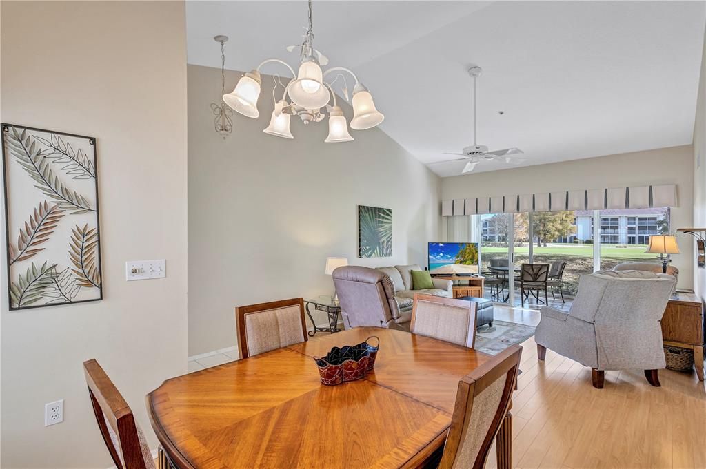 En Venta: $210,000 (2 camas, 2 baños, 1004 Pies cuadrados)