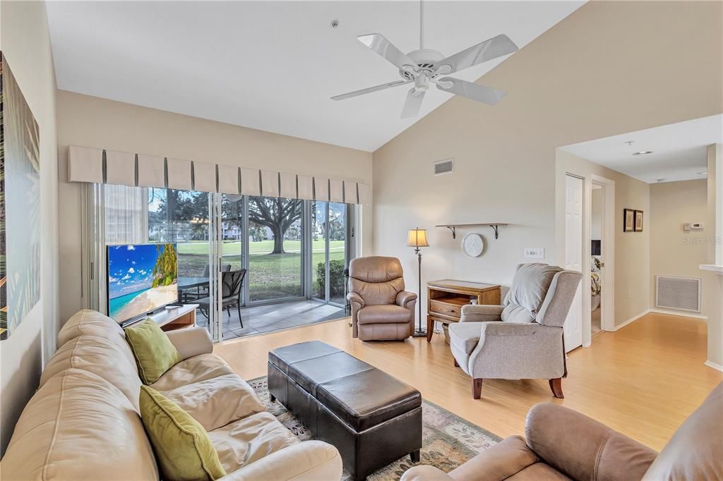 En Venta: $210,000 (2 camas, 2 baños, 1004 Pies cuadrados)