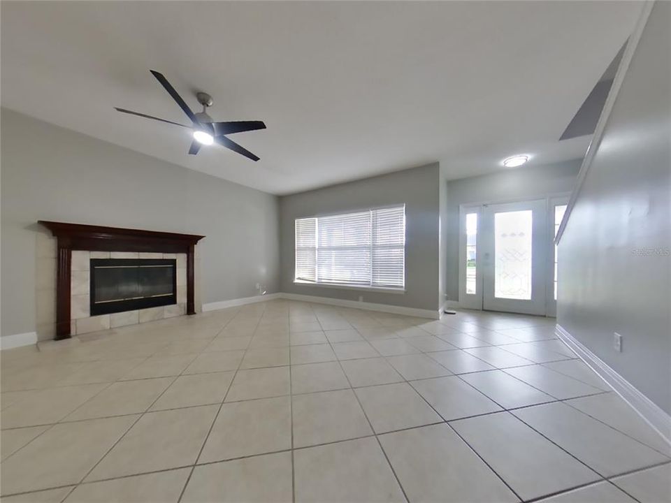 En Renta: $2,549 (4 camas, 2 baños, 2013 Pies cuadrados)