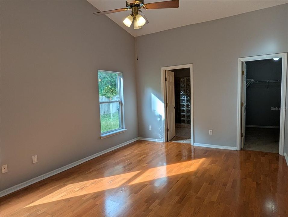 В аренду: $2,400 (3 спален, 2 ванн, 1739 Квадратных фут)