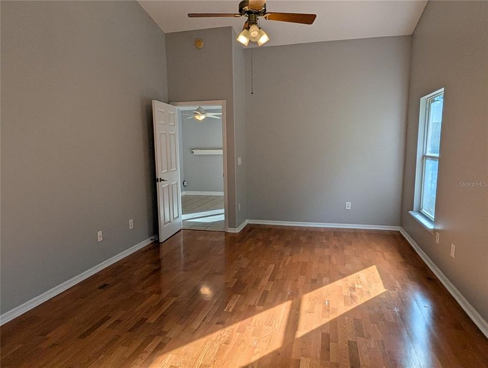 В аренду: $2,400 (3 спален, 2 ванн, 1739 Квадратных фут)