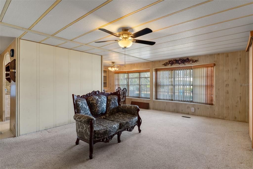 En Venta: $144,900 (2 camas, 2 baños, 989 Pies cuadrados)