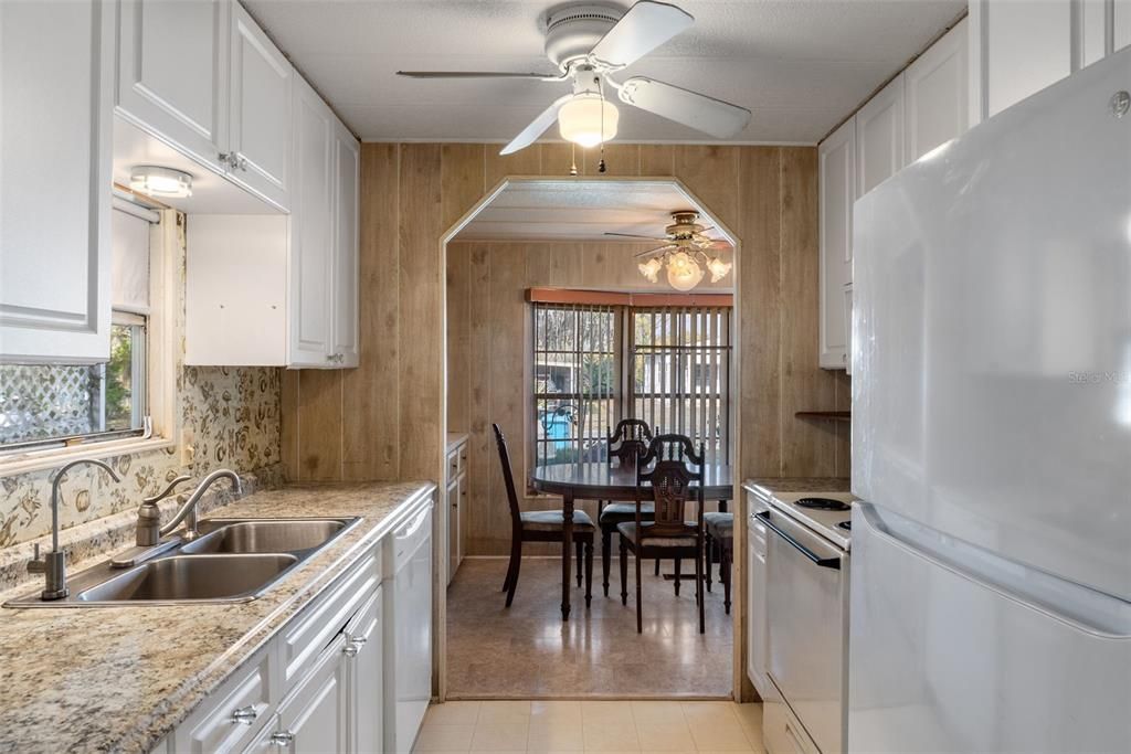 En Venta: $144,900 (2 camas, 2 baños, 989 Pies cuadrados)