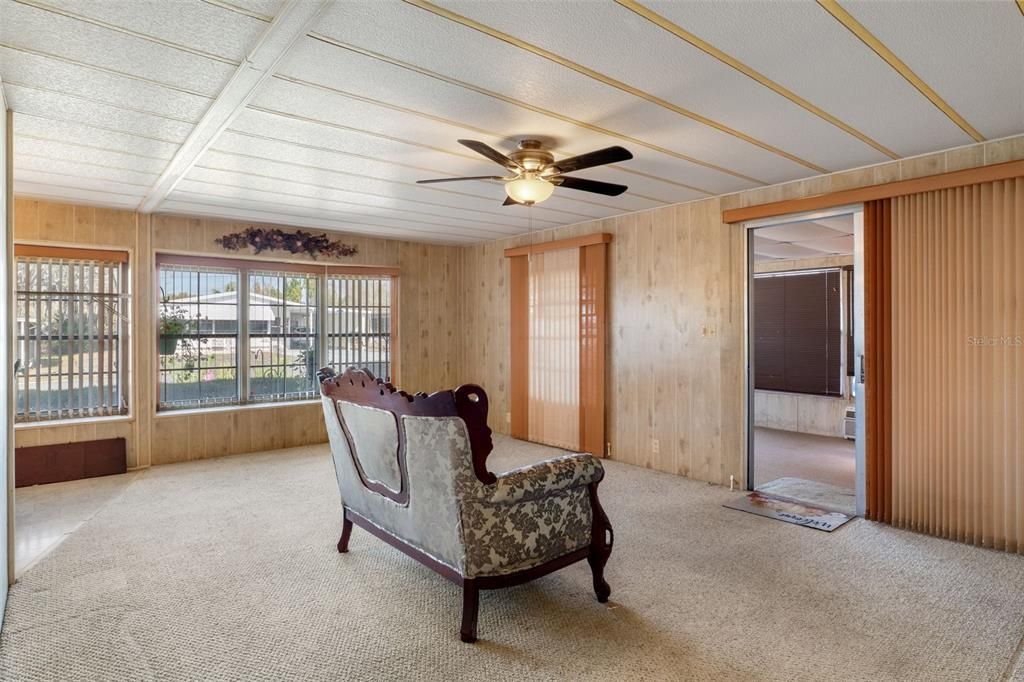 En Venta: $144,900 (2 camas, 2 baños, 989 Pies cuadrados)