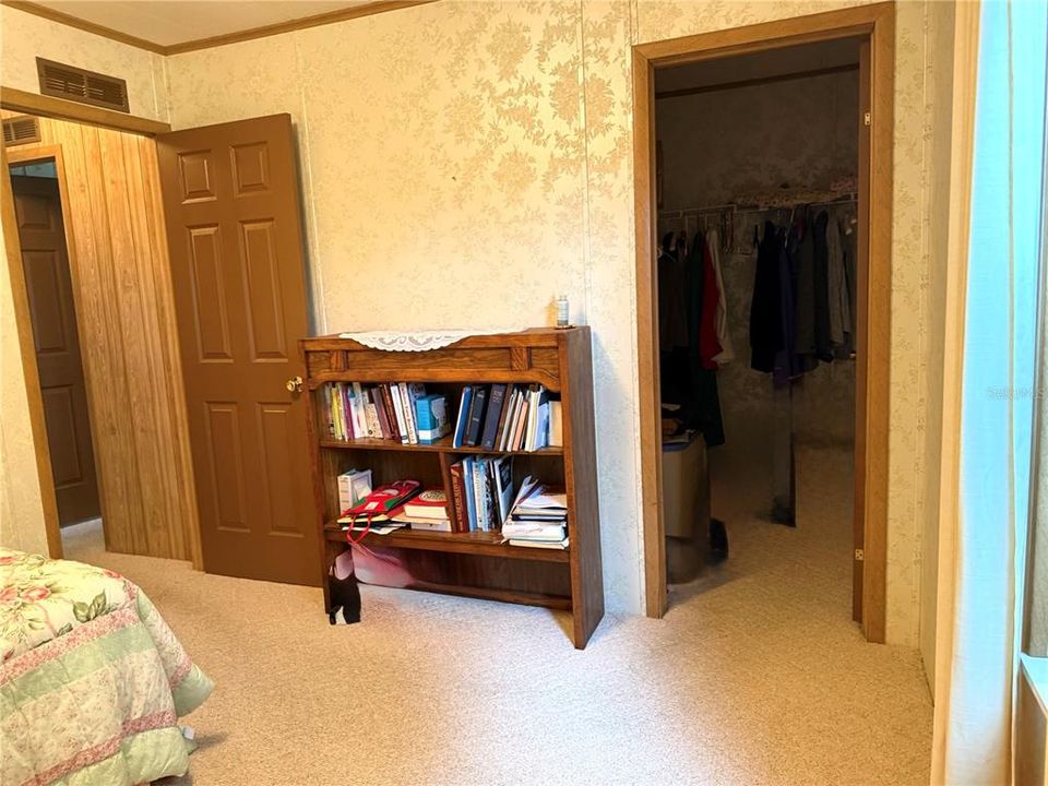 待售: $179,000 (3 贝兹, 2 浴室, 1560 平方英尺)