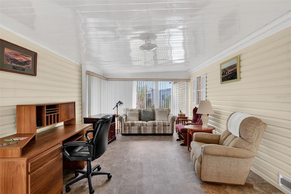 На продажу: $224,900 (2 спален, 2 ванн, 1550 Квадратных фут)