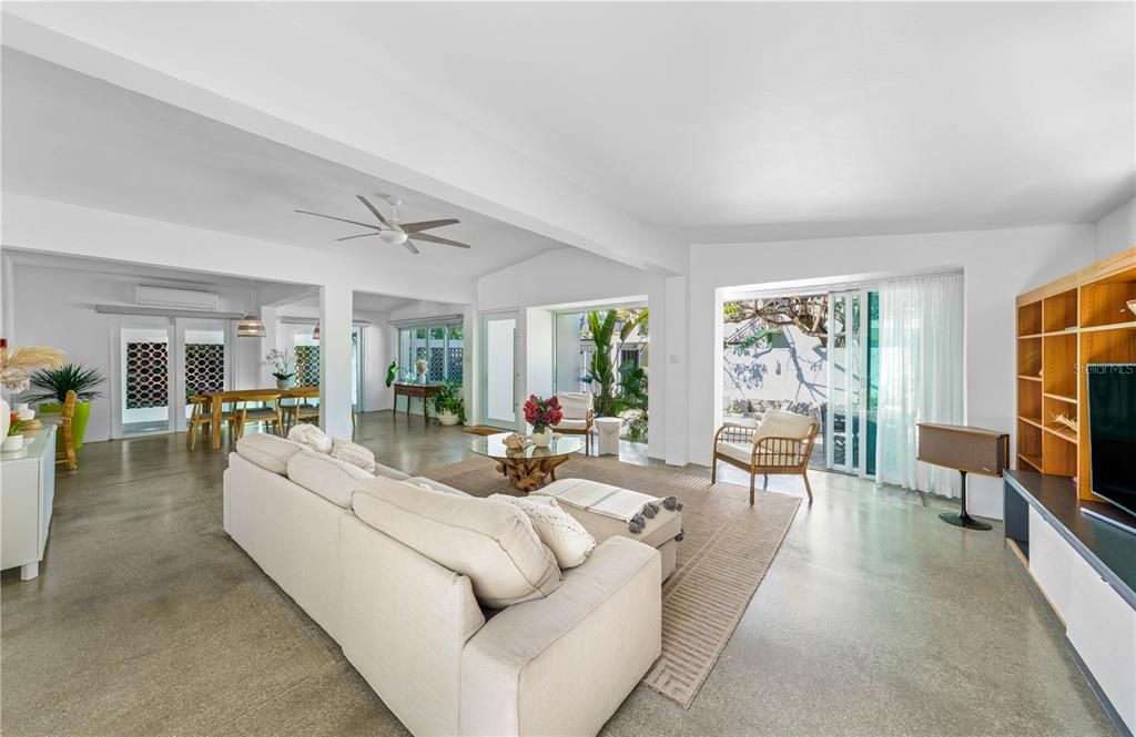 待售: $1,650,000 (4 贝兹, 3 浴室, 3003 平方英尺)