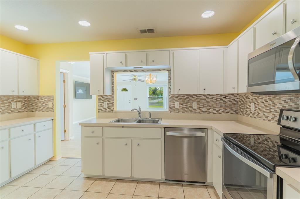 En Venta: $274,500 (3 camas, 2 baños, 1396 Pies cuadrados)