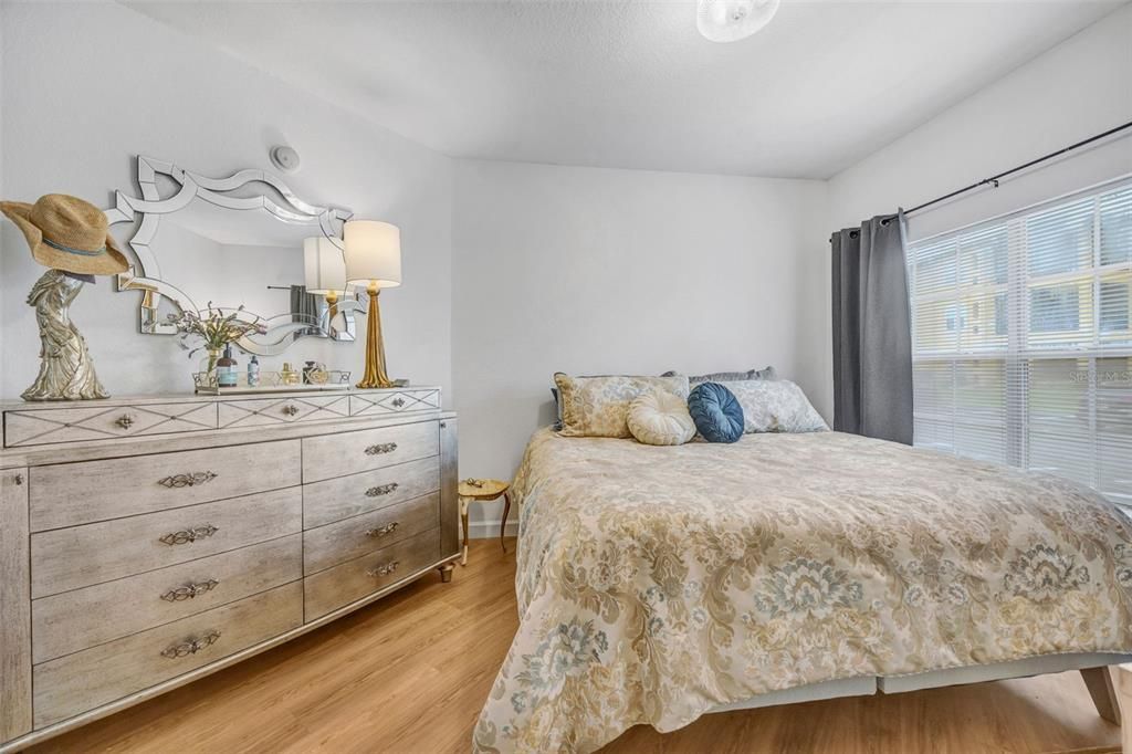 For Sale: $263,000 (2 beds, 2 baths, 1153 Square Feet)