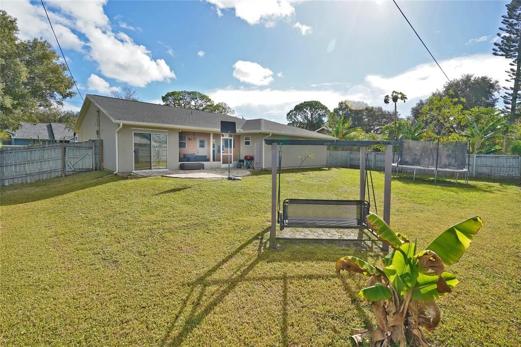 For Sale: $289,900 (3 beds, 2 baths, 1565 Square Feet)