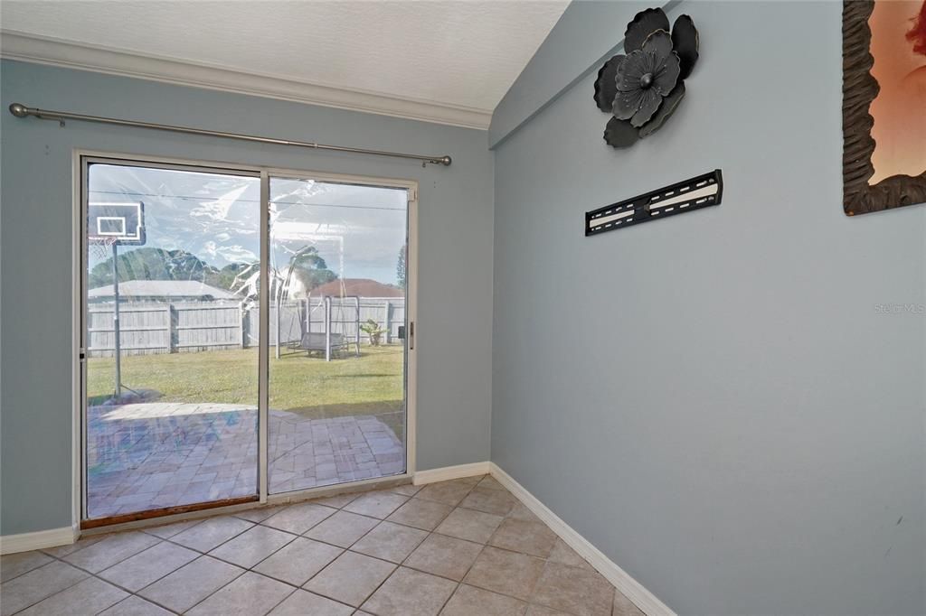 For Sale: $289,900 (3 beds, 2 baths, 1565 Square Feet)
