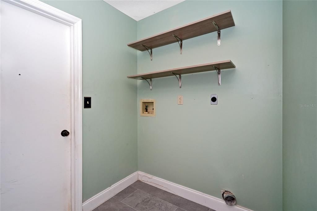 For Sale: $289,900 (3 beds, 2 baths, 1565 Square Feet)