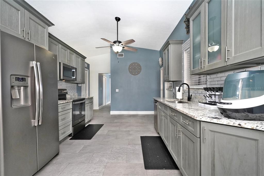 For Sale: $289,900 (3 beds, 2 baths, 1565 Square Feet)