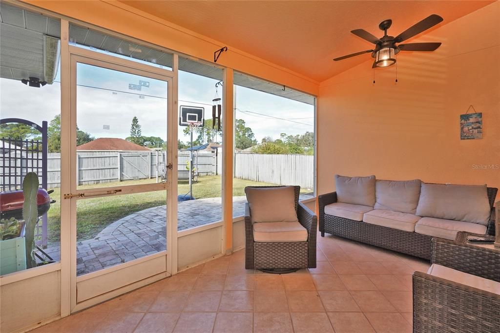 For Sale: $289,900 (3 beds, 2 baths, 1565 Square Feet)