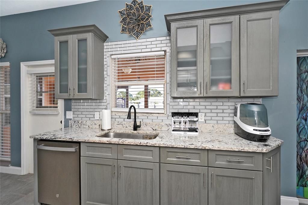 For Sale: $289,900 (3 beds, 2 baths, 1565 Square Feet)