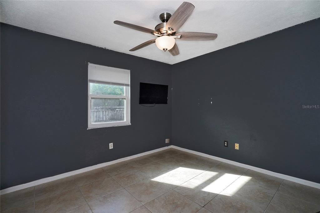 For Sale: $289,900 (3 beds, 2 baths, 1565 Square Feet)