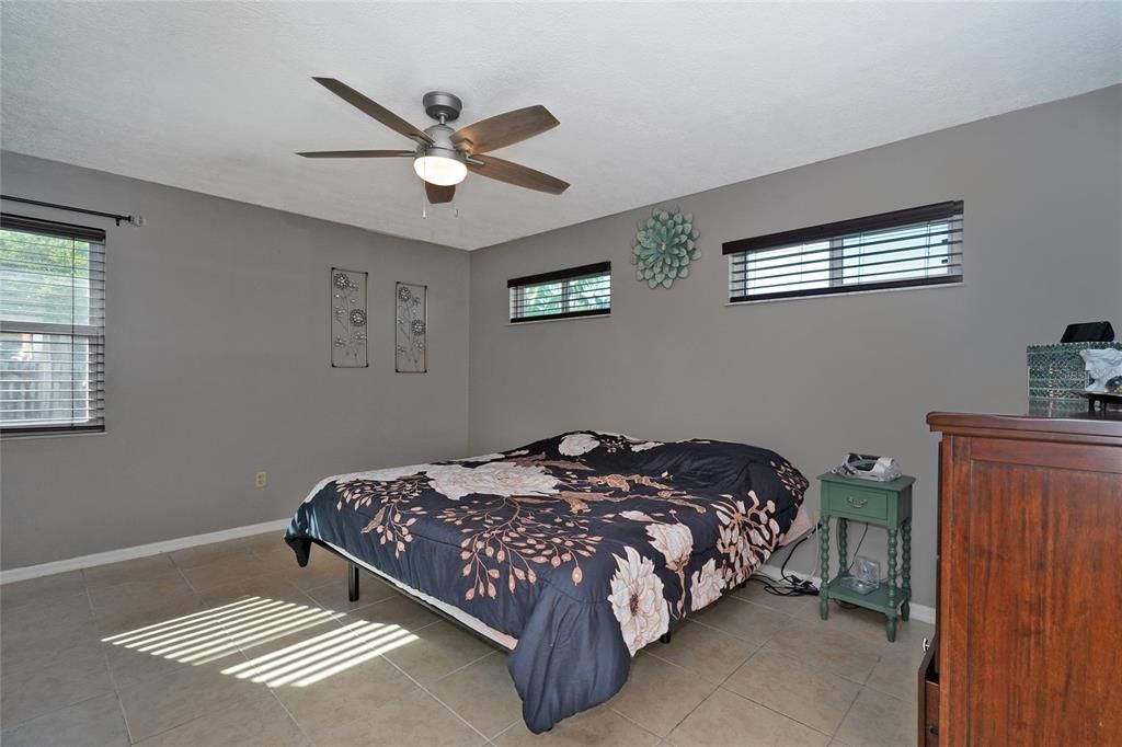 For Sale: $289,900 (3 beds, 2 baths, 1565 Square Feet)