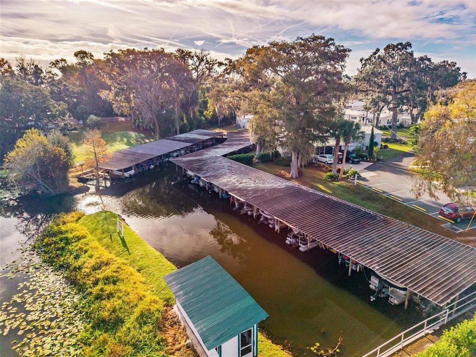 For Sale: $79,900 (2 beds, 1 baths, 552 Square Feet)