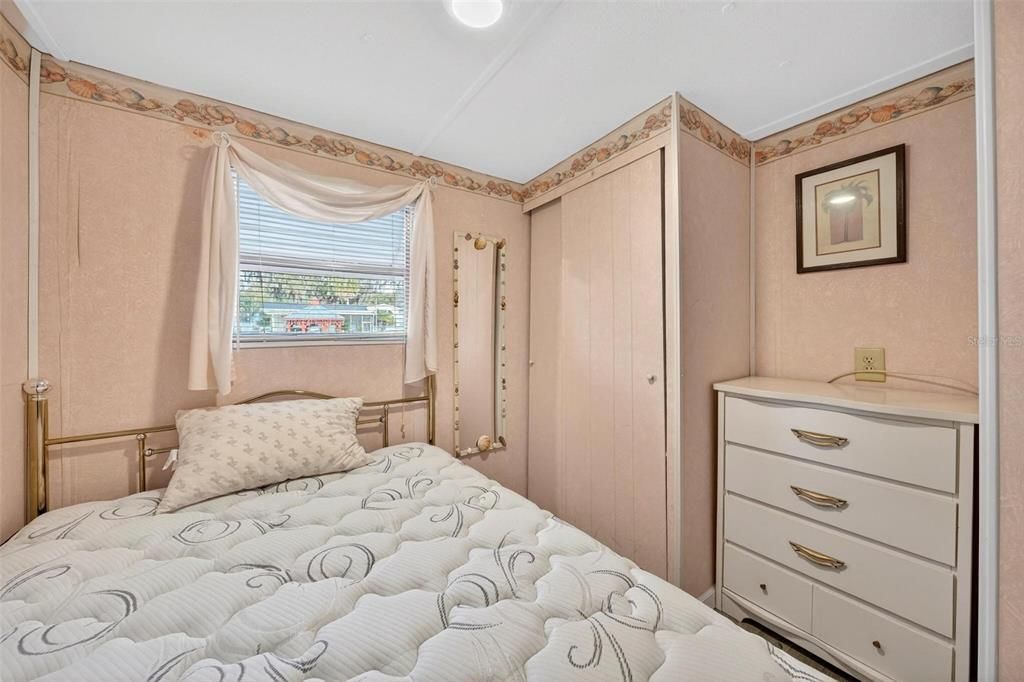 For Sale: $79,900 (2 beds, 1 baths, 552 Square Feet)