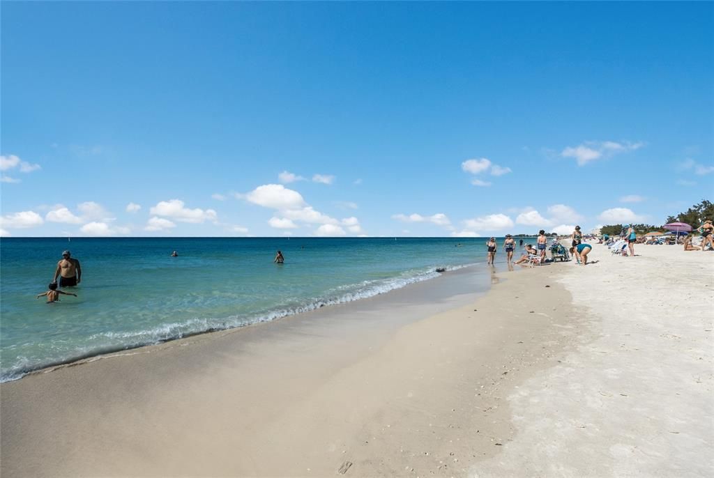 For Sale: $469,000 (2 beds, 2 baths, 1027 Square Feet)