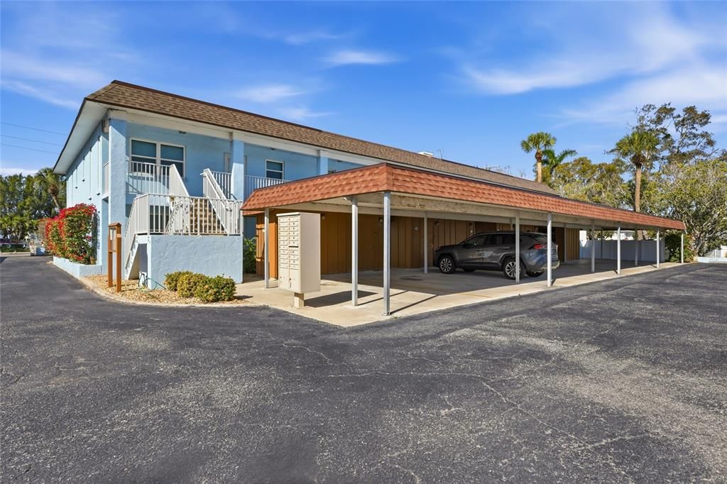 For Sale: $469,000 (2 beds, 2 baths, 1027 Square Feet)