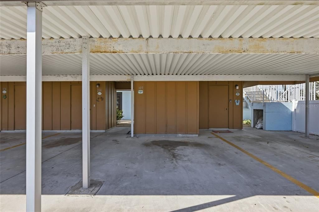 For Sale: $469,000 (2 beds, 2 baths, 1027 Square Feet)