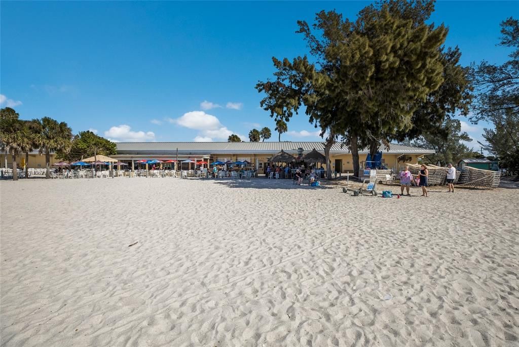 For Sale: $469,000 (2 beds, 2 baths, 1027 Square Feet)