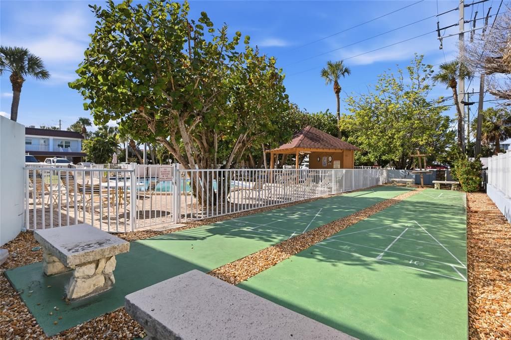 For Sale: $469,000 (2 beds, 2 baths, 1027 Square Feet)