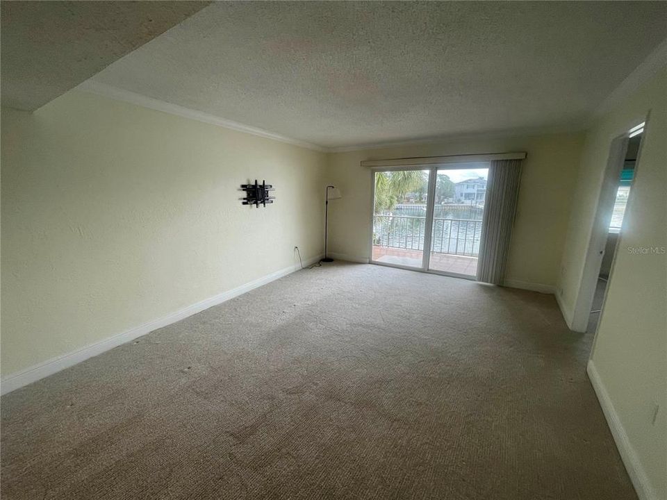 For Rent: $3,100 (2 beds, 2 baths, 910 Square Feet)