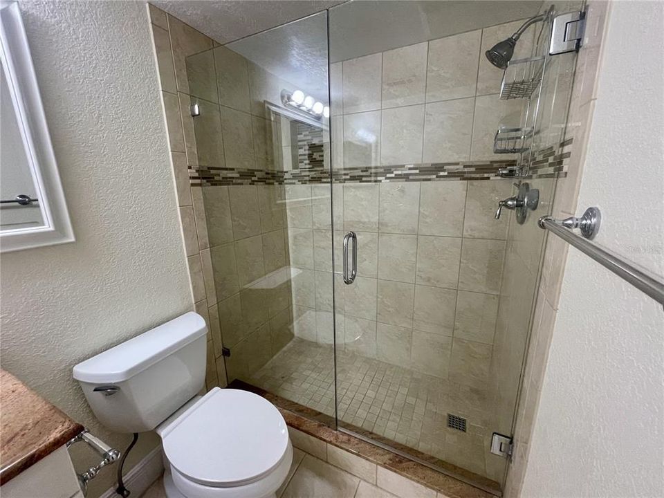 For Rent: $3,100 (2 beds, 2 baths, 910 Square Feet)