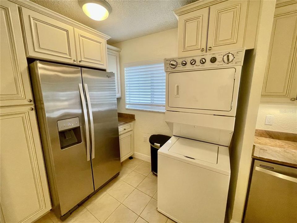 For Rent: $3,100 (2 beds, 2 baths, 910 Square Feet)