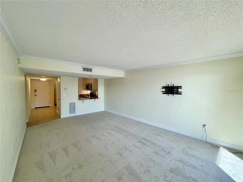 For Rent: $3,100 (2 beds, 2 baths, 910 Square Feet)